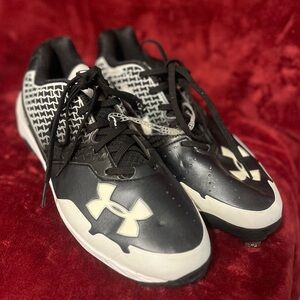 Under Armour Black and White Men’s Baseball Cleats